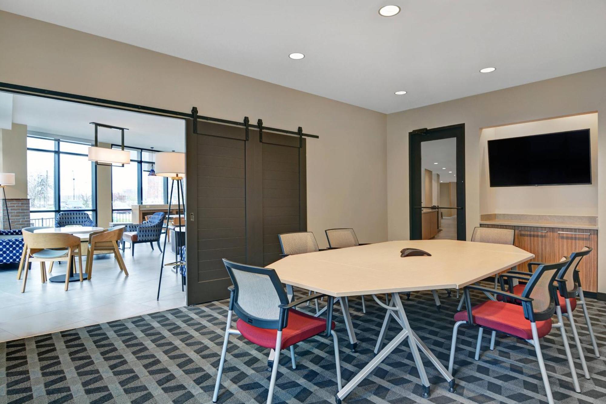 Towneplace Suites By Marriott Indianapolis Downtown Exterior foto